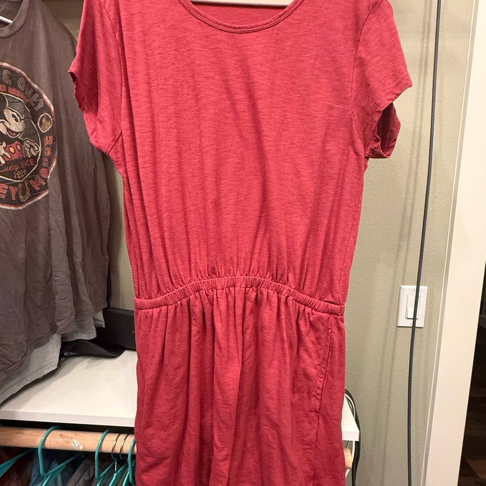 Stillwater Supply Co. Short Sleeve Tee in Deep Coral 2X